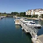 Perle Mediterraneenne Au Coeur Du Port De *