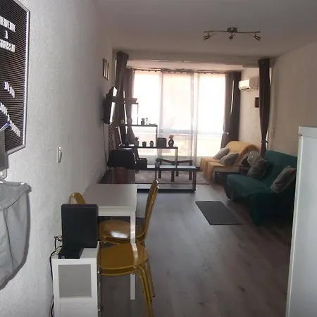 公寓 Sur Le Port, Climatisation, Wifi, Piscine, Lave-linge 格吕桑