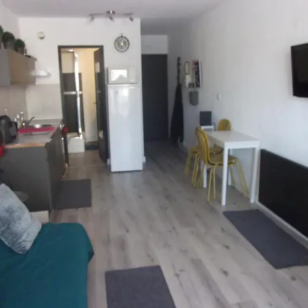 Sur Le Port, Climatisation, Wifi, Piscine, Lave-linge *