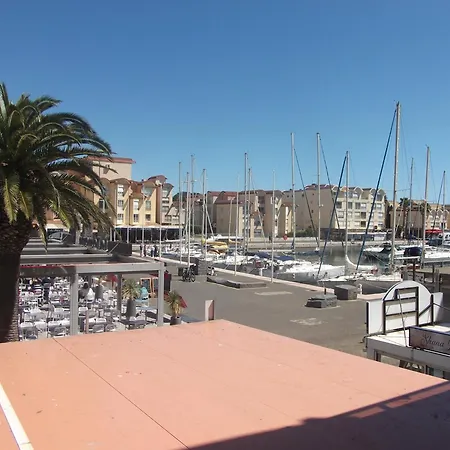 Sur Le Port, Climatisation, Wifi, Piscine, Lave-linge דירה