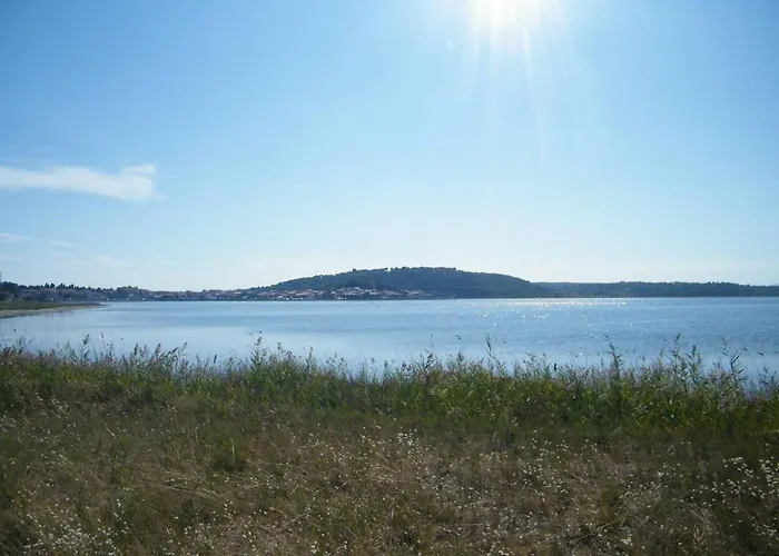 Appartement Sur Le Port, Climatisation, Wifi, Piscine, Lave-linge Gruissan
